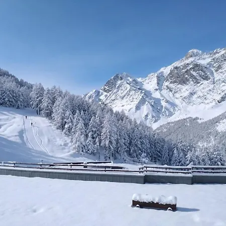 Genepy Cervinia Vda Vacanze In Vetta Cir 0252 アパート